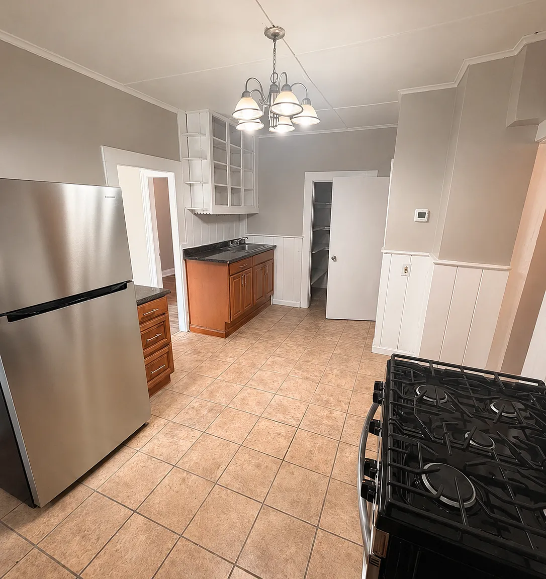 4 bed, 1000 sqft, $1,550 — Photo 4