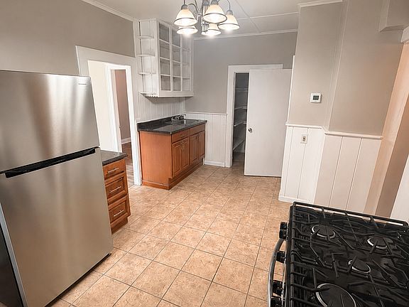 4th image of 430 4th Ave Unit 1