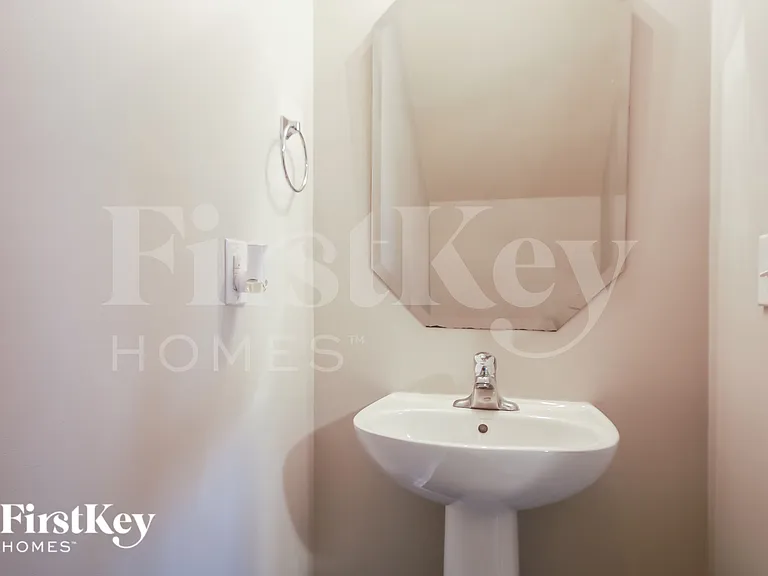 513 Ellingsworth Ln — Photo 14