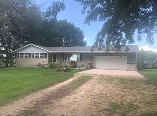 192 Palmyra Rd, Dixon, IL 61021