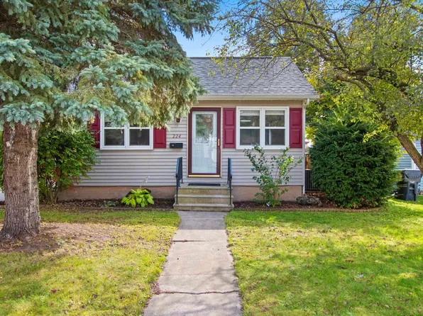 224 W Pearl St, Seymour, WI 54165