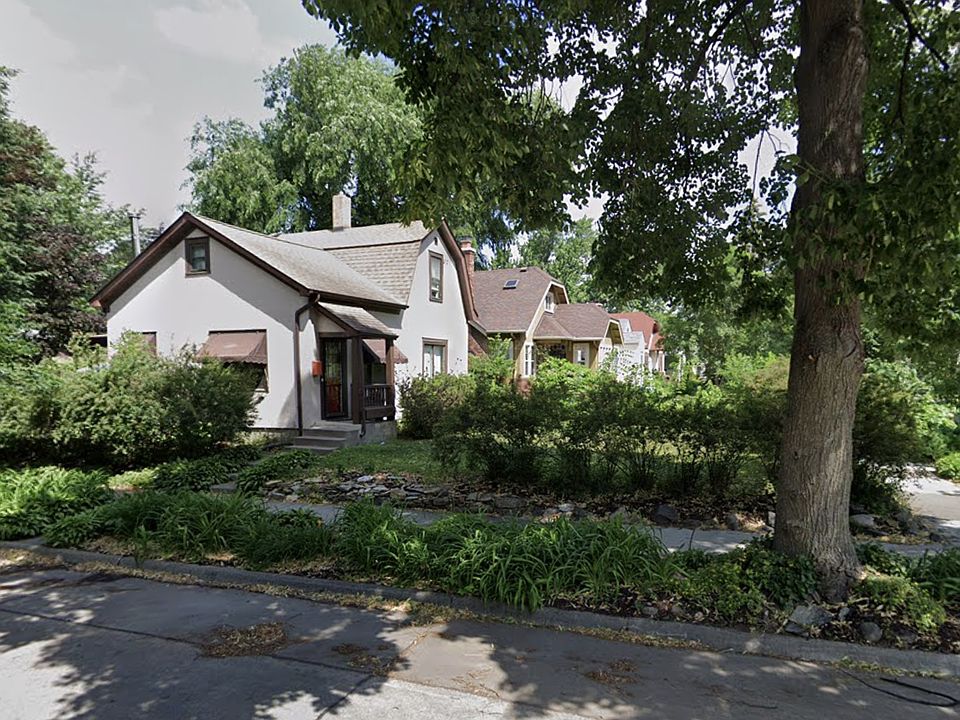 2nd image of 2700 Arthur St NE