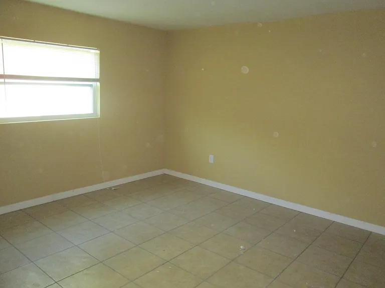 2408 W Fig St #D — Photo 6