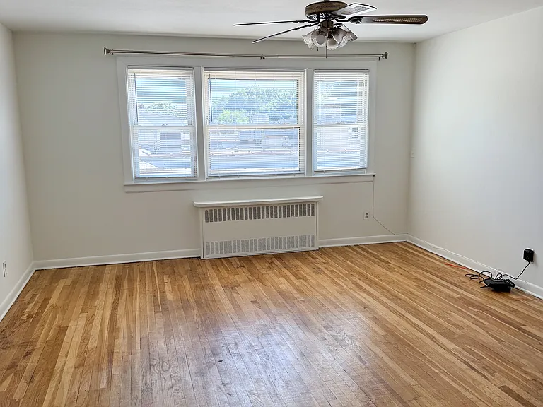 1101 N Broadway #1 — Photo 5