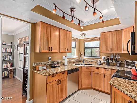 3rd image of 6651 N Campbell Ave #286