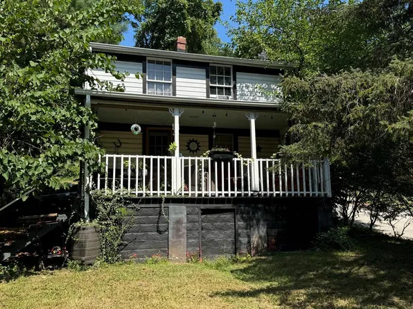 402 McKenzie Dr, Occoquan, VA 22125