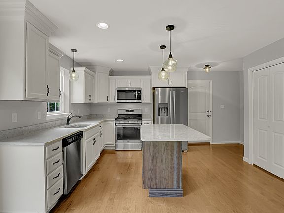 7th image of this home