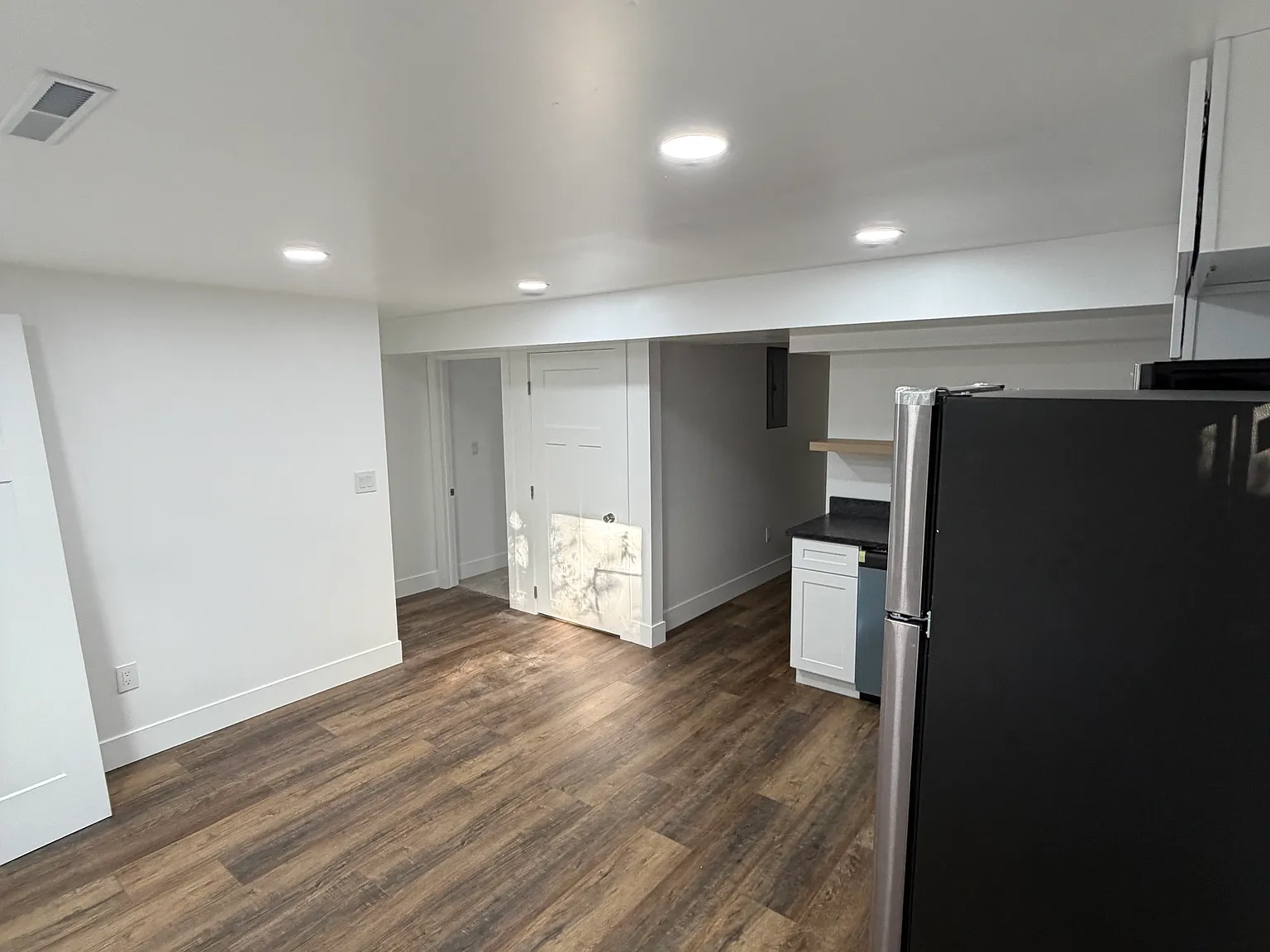 2 bed, 1000 sqft, $1,925 — Photo 2