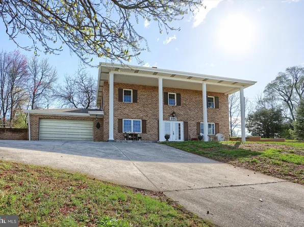 896 Hershey Heights Rd, Hanover, PA 17331