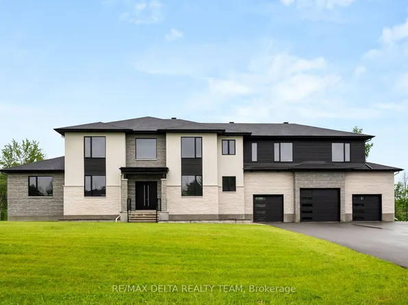 663 Ballycastle Cres, Ottawa, ON K1X 0A3