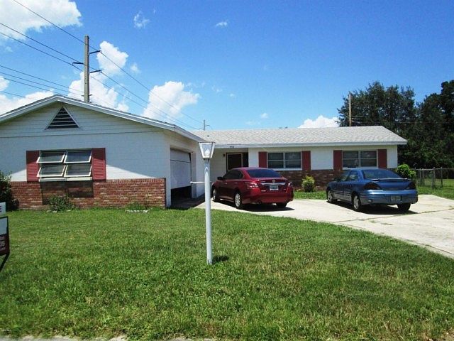 2nd image of 996 Sarazen Dr