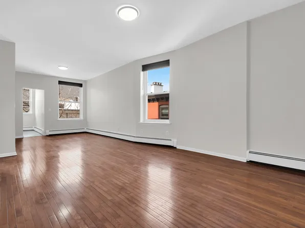 299 Barrow Street image 1 of 14