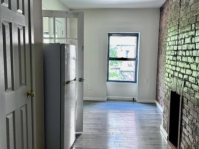 422 E 120th St #4 — Photo 7