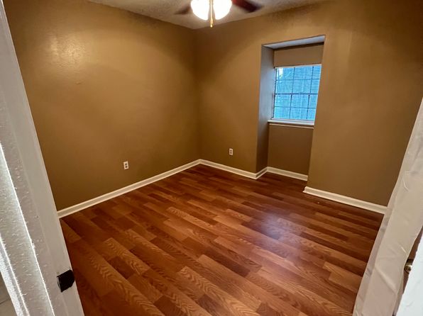 1855 Saux Ln