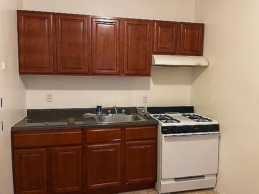 1st image of 2100 Beekman Pl APT 6G