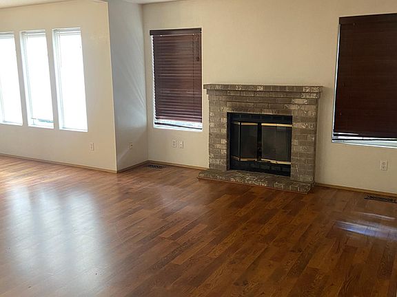 3rd image of 6032 Montague Ln SE