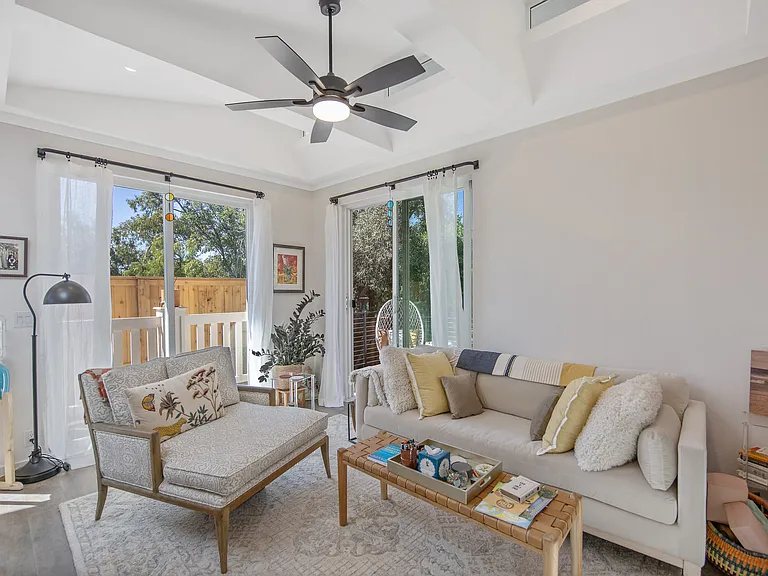 313 Raymond St #B — Photo 9