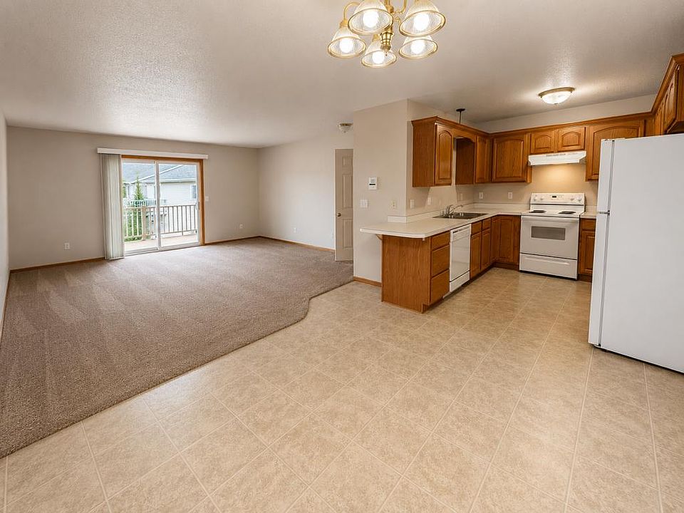 1st image of 4540 McKenzie Dr SE #4