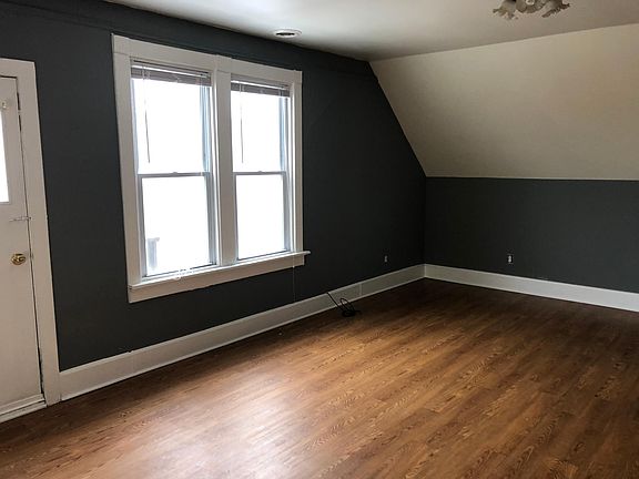 3rd image of 4045 N Port Washington Ave