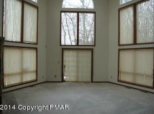 3282 Stonehenge Dr, East Stroudsburg, PA