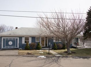 9 Karolyn Cir, Nahant, MA 01908