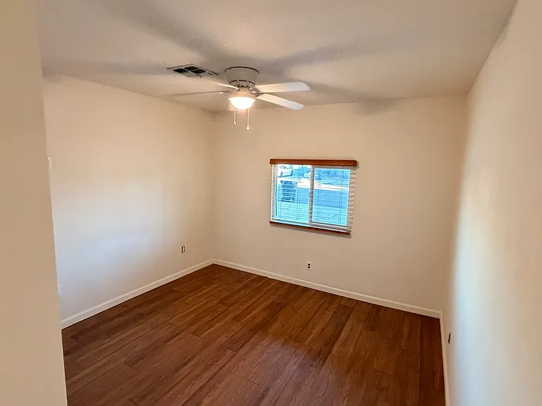 1318 W Tonopah Dr — Photo 24