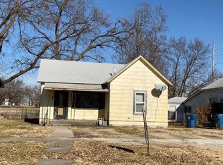414 E 4th St, Coffeyville, KS 67337