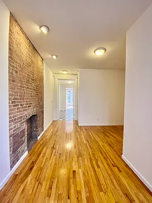 Rented by Avenues Real Estate | media 16