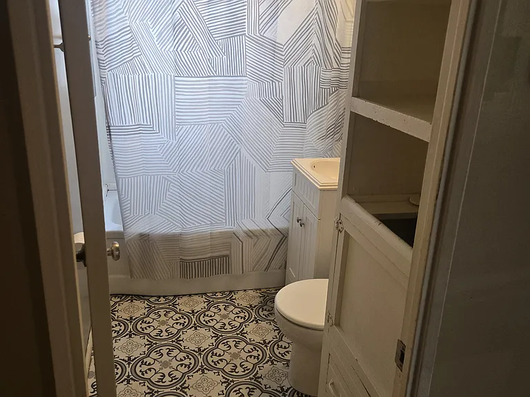 1368 Kraft St — Photo 10