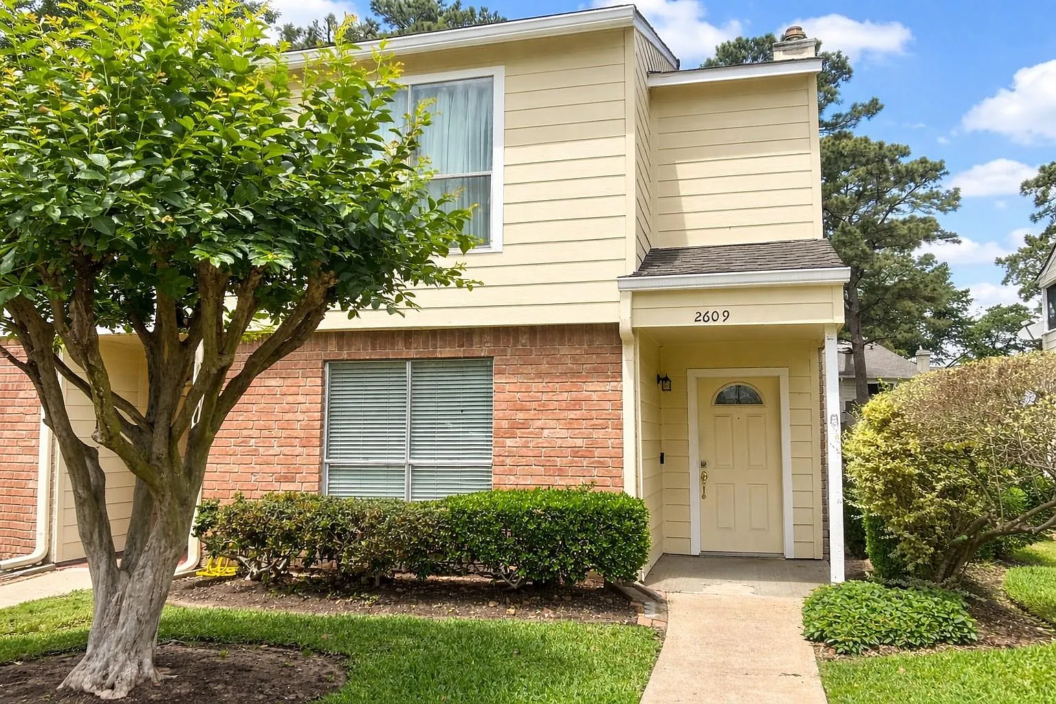 3 bed, 2.5 bath, 1530 sqft, $1,750 — Photo 1