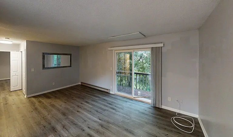 1302 W Huron St — Photo 4