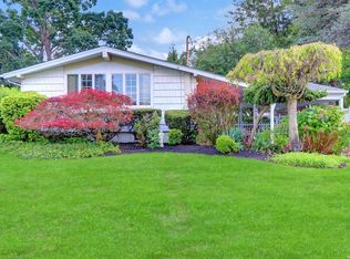 194 Van Buren St, West Babylon, NY 11704