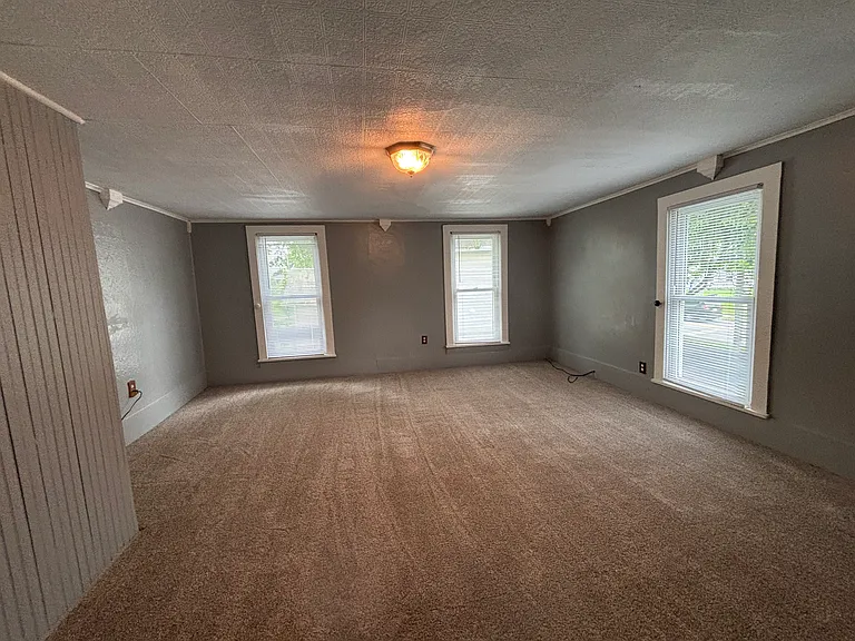120 N Church St — Photo 11