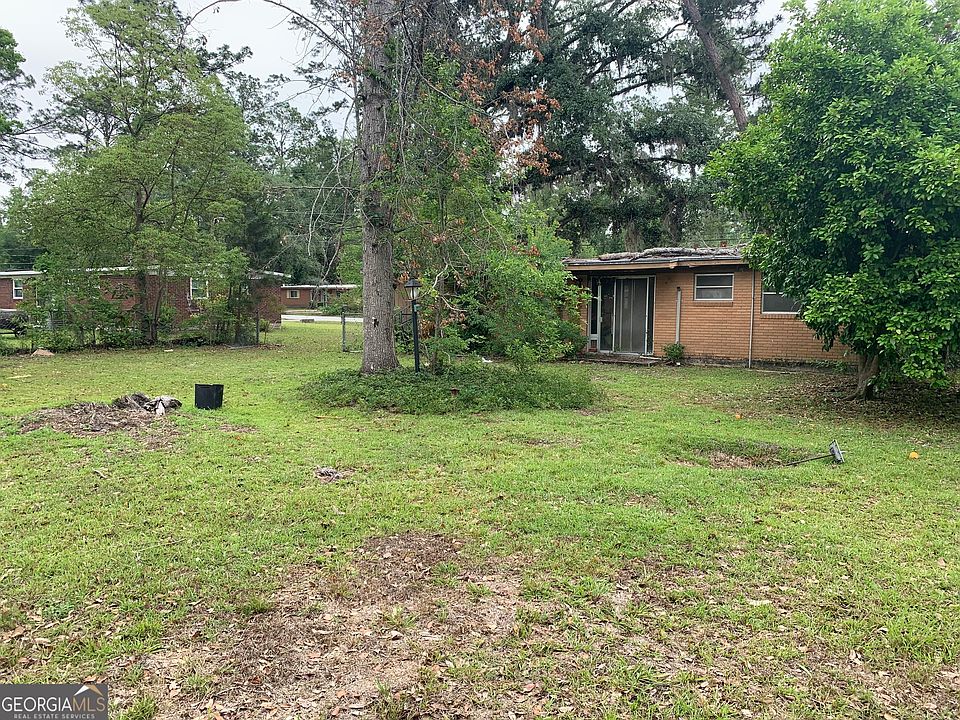 2nd image of 2308 Frederick Pl