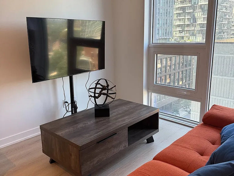 100 Queen St E #1117 — Photo 6