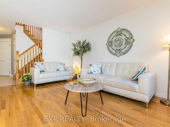 5th image of 105 Hampson Cres