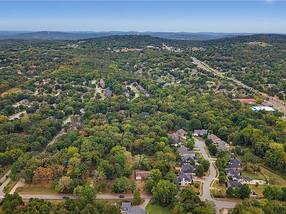 4th image of 3061 E Skillern Rd