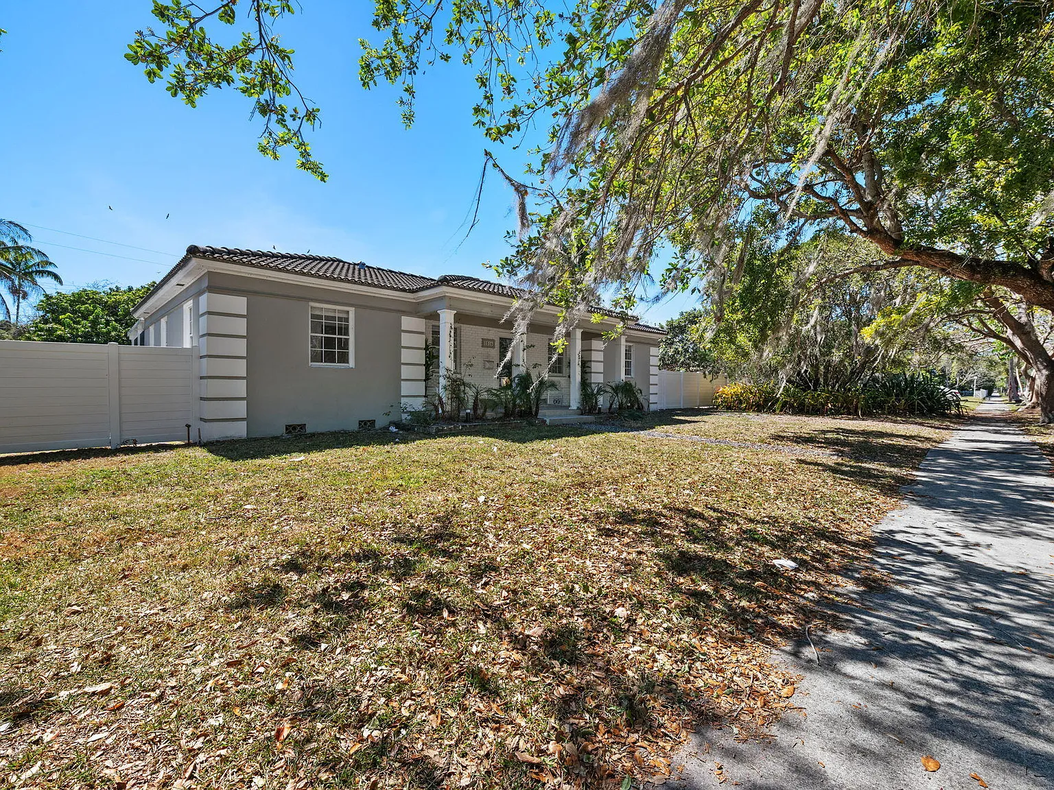 4 bed, 3.0 bath, 2166 sqft, $6,000 — Photo 2