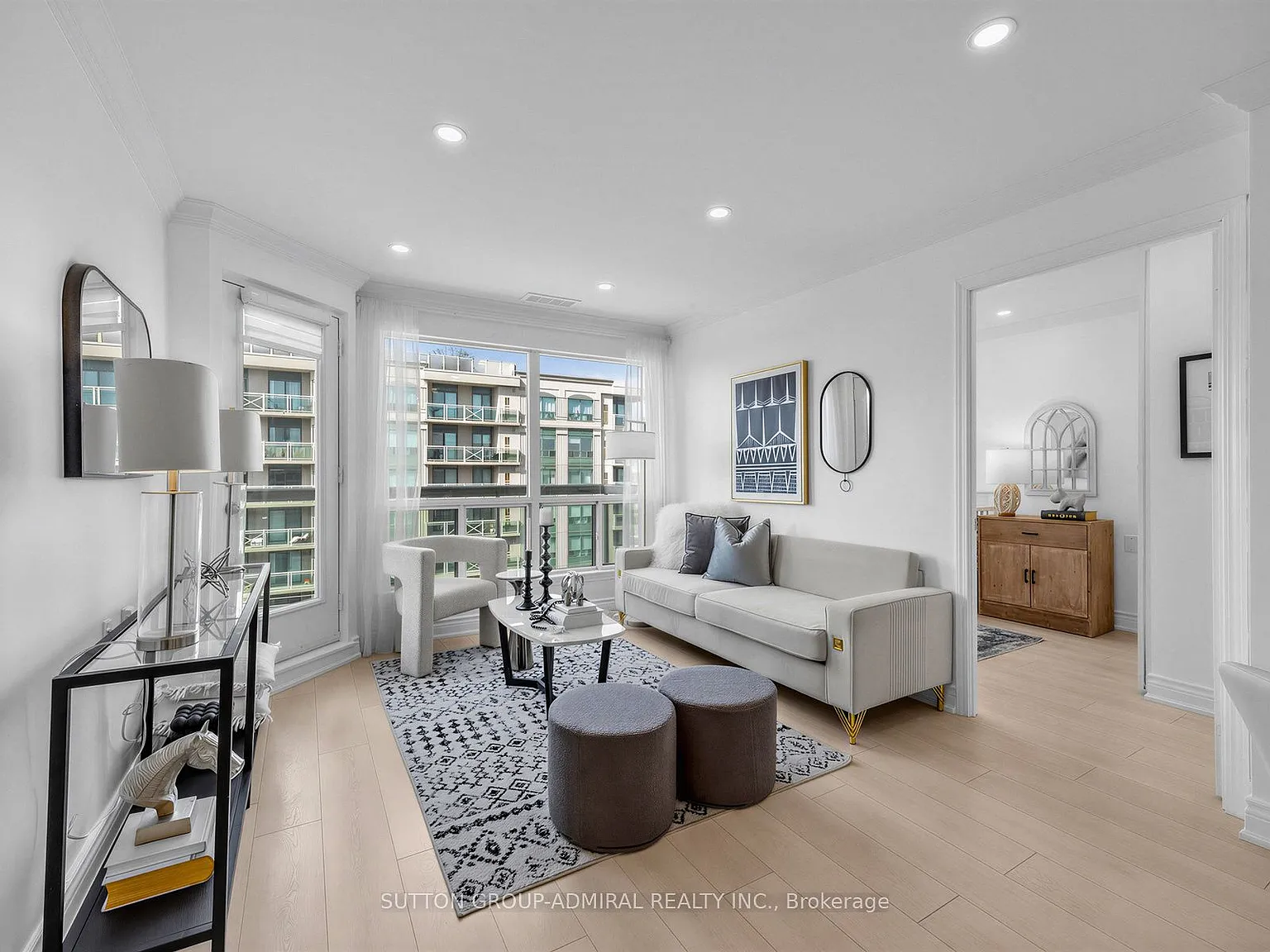935 Sheppard Ave W #712 photo 1