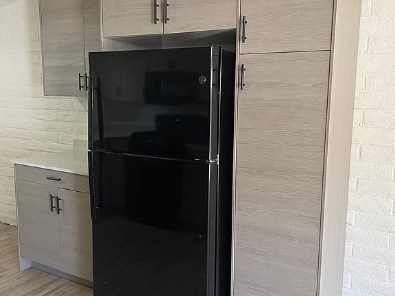 2nd image of 2647-1 N Estrella Ave