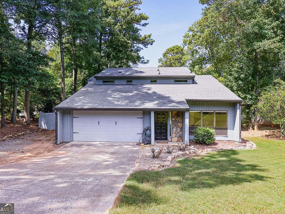 1st image of 2765 Field Creek Ct NE