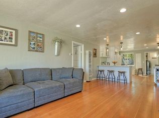 560 Carr Ave, Santa Rosa, CA 95404