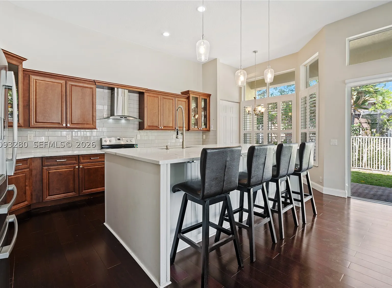 4 bed, 2.5 bath, 2758 sqft, $5,500 — Photo 2