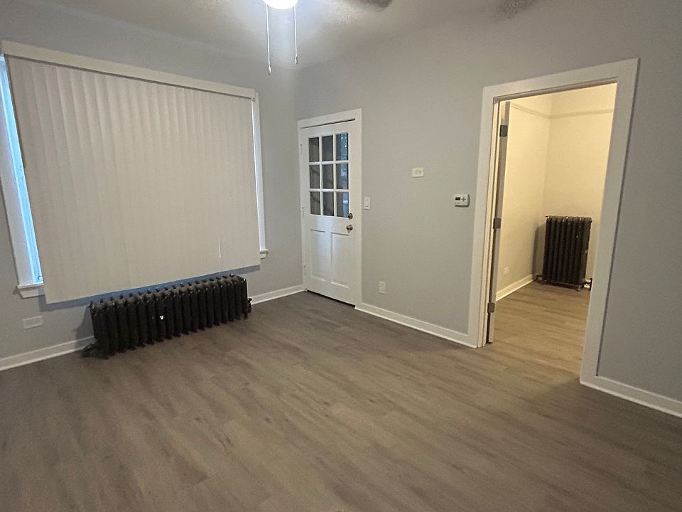 Entrance / Living Room