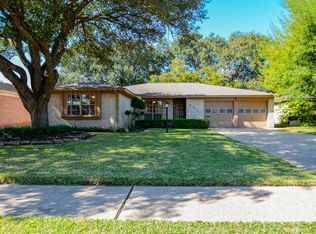 9011 Lazy River Ln, Houston, TX 77088