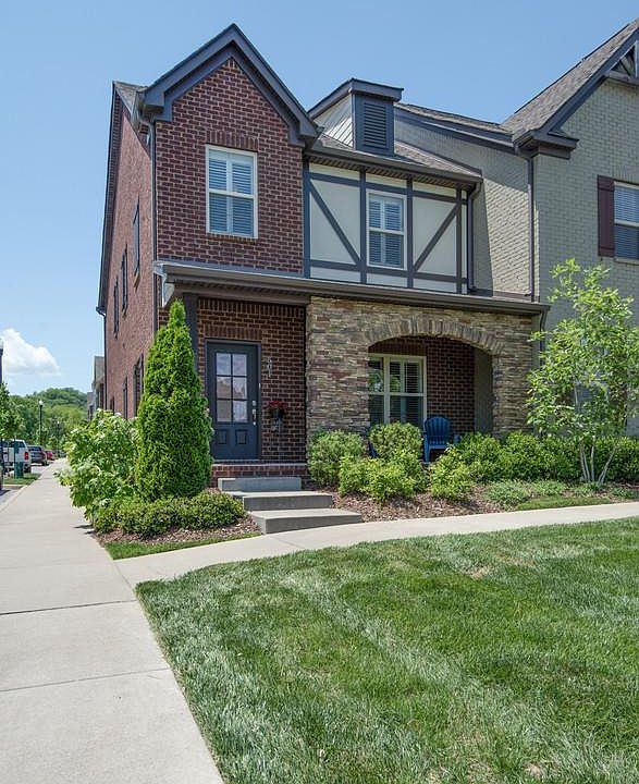 1st image of 501 Vintage Green Ln