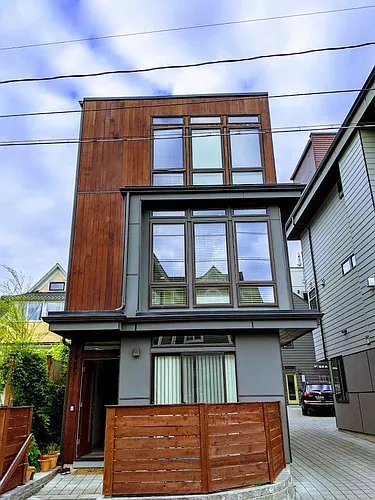 7465 Woodlawn Ave NE Photo 1 7465 Woodlawn Ave NE Photo 1