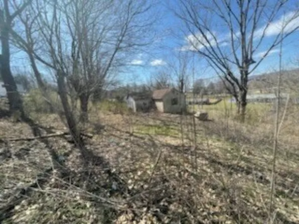 118 Carlyle Ave, Harrogate, TN 37752