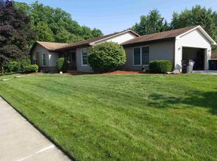9307 Woodstream Dr, Fort Wayne, IN 46804