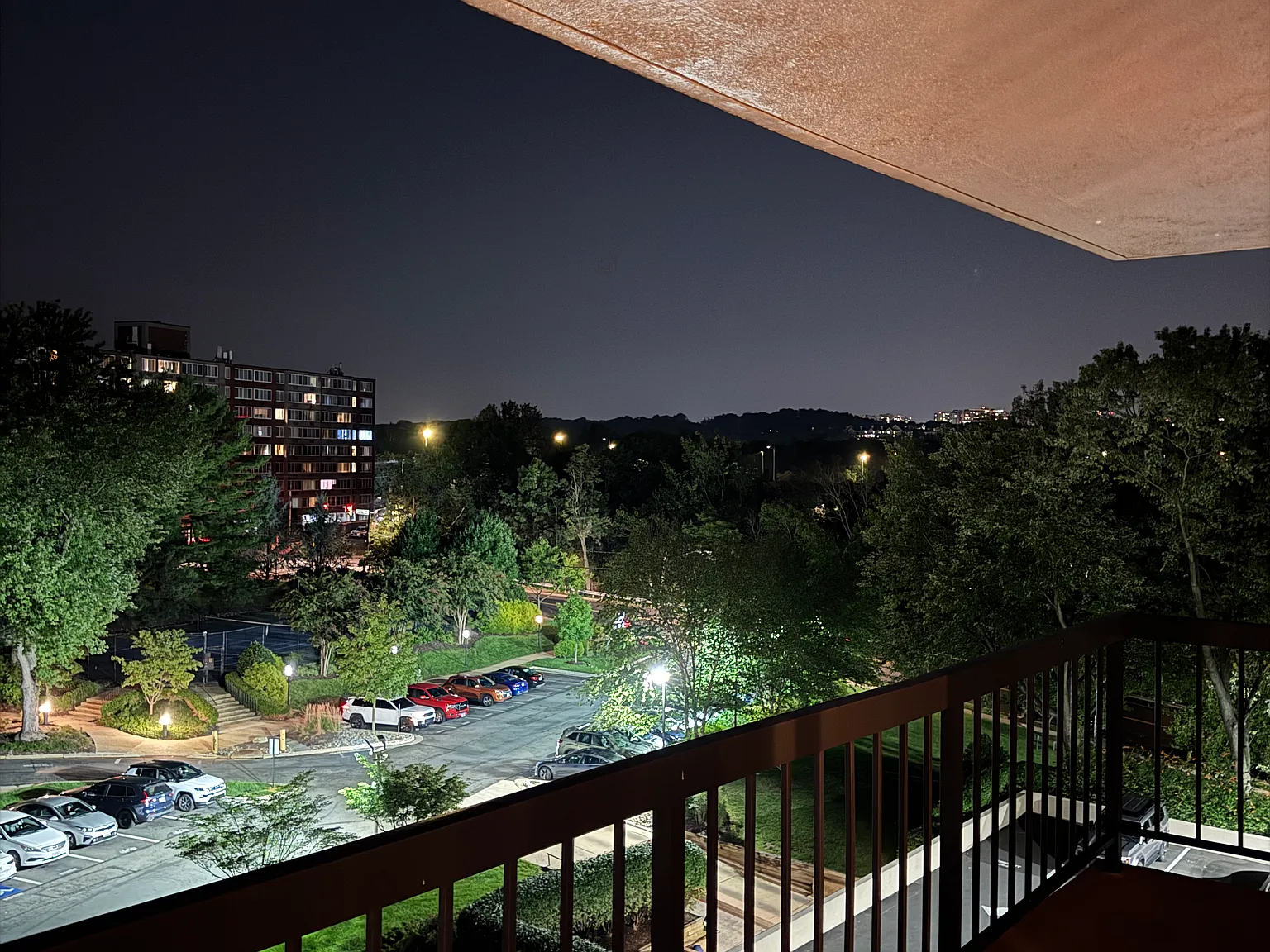 1 bed, 1.5 bath, 930 sqft, $2,000 — Photo 1